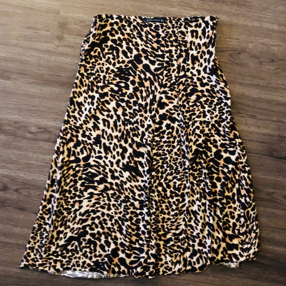 Zara leopard skirt